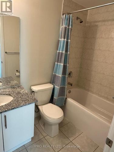 1008 - 65 Yorkland Boulevard, Brampton, ON - Indoor Photo Showing Bathroom