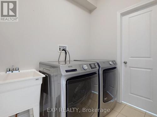 15 Pomarine Way, Brampton (Credit Valley), ON - Indoor Photo Showing Laundry Room