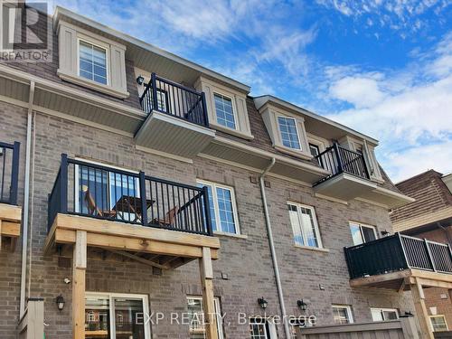 15 Pomarine Way, Brampton (Credit Valley), ON - Outdoor With Balcony