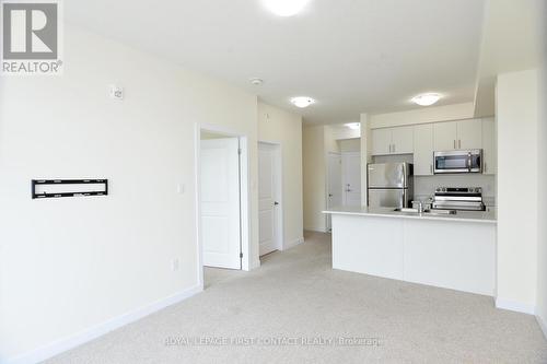 404 - 125 Shoreview Place, Hamilton, ON - Indoor Photo Showing Kitchen