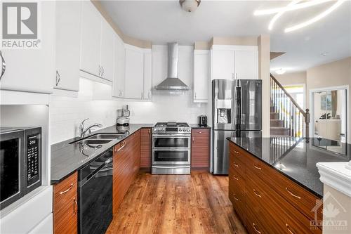 560 Chimney Corner Terrace, Ottawa, ON - Indoor Photo Showing Kitchen With Double Sink With Upgraded Kitchen