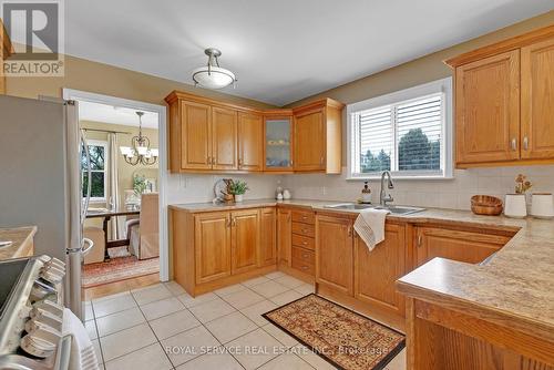 18 Forest Hill Drive, Cobourg, ON - Indoor Photo Showing Kitchen With Double Sink