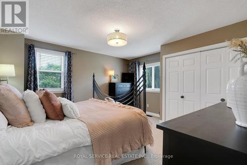 18 Forest Hill Drive, Cobourg, ON - Indoor Photo Showing Bedroom