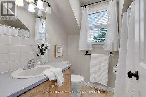 18 Forest Hill Drive, Cobourg, ON - Indoor Photo Showing Bathroom