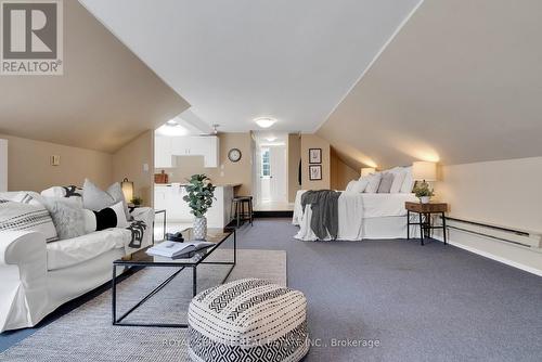 18 Forest Hill Drive, Cobourg, ON - Indoor Photo Showing Living Room