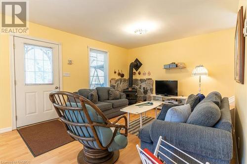 108 Fedy Drive, Sauble Beach, ON - Indoor Photo Showing Living Room