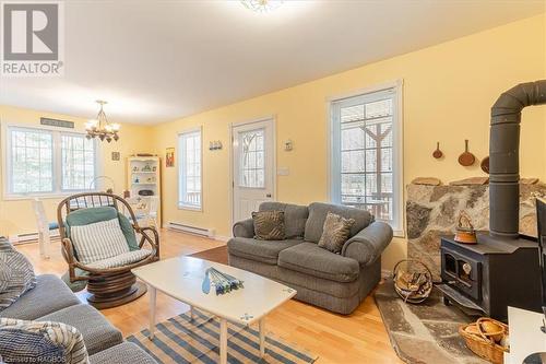 108 Fedy Drive, Sauble Beach, ON - Indoor Photo Showing Living Room