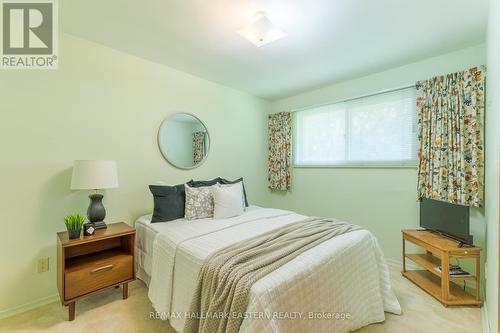 1385 Balsam Avenue, Peterborough (Monaghan), ON - Indoor Photo Showing Bedroom