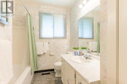 1385 Balsam Avenue, Peterborough (Monaghan), ON - Indoor Photo Showing Bathroom