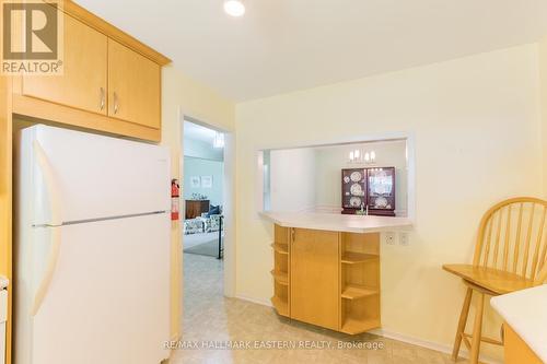 1385 Balsam Avenue, Peterborough (Monaghan), ON - Indoor Photo Showing Kitchen