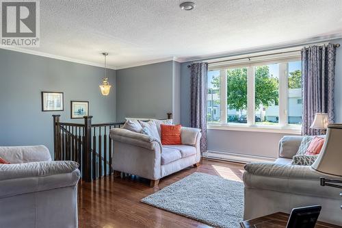 2 Yale Place, Mount Pearl, NL - Indoor Photo Showing Living Room