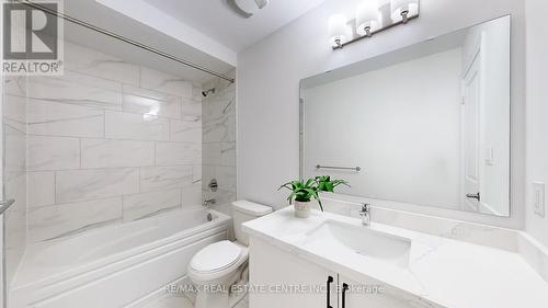 1058 Lockie Drive W, Oshawa, ON - Indoor Photo Showing Bathroom