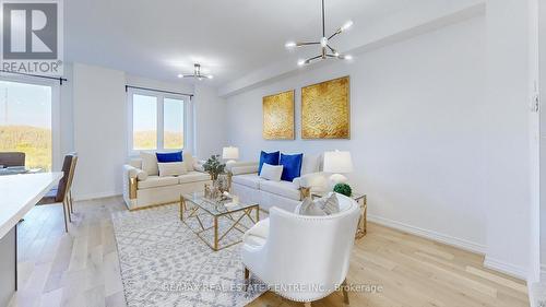 1058 Lockie Drive W, Oshawa, ON - Indoor Photo Showing Living Room