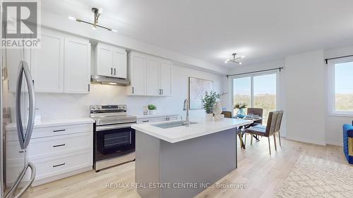 1058 Lockie Drive W, Oshawa, ON - Indoor Photo Showing Kitchen