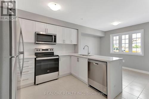 51B - 85 Mullin Drive, Guelph, ON - Indoor Photo Showing Kitchen With Stainless Steel Kitchen