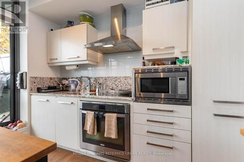 503 - 15 Beverley Street, Toronto (Kensington-Chinatown), ON - Indoor Photo Showing Kitchen