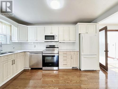 45 Madawaska Avenue S, Toronto (Newtonbrook East), ON - Indoor Photo Showing Kitchen