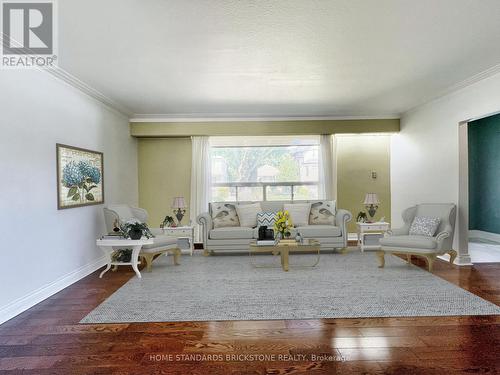 45 Madawaska Avenue S, Toronto (Newtonbrook East), ON - Indoor Photo Showing Living Room