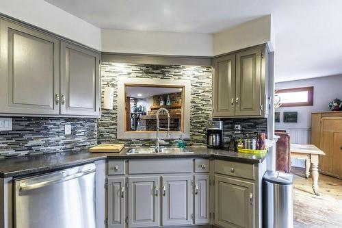 Kitchen - 627 Bayshore Boulevard, Burlington, ON - Indoor Photo Showing Kitchen With Double Sink