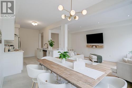 64 Fortis Crescent, Bradford West Gwillimbury, ON - Indoor Photo Showing Dining Room