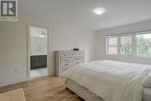 64 Fortis Crescent, Bradford West Gwillimbury, ON - Indoor Photo Showing Bedroom