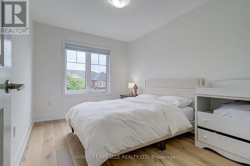 64 Fortis Crescent, Bradford West Gwillimbury, ON - Indoor Photo Showing Bedroom