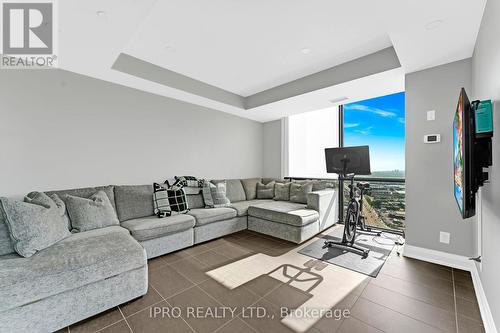 3602 - 2900 Highway 7 Road, Vaughan, ON - Indoor Photo Showing Living Room