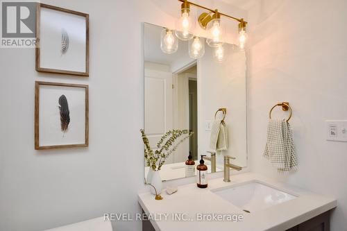 404 - 20 Koda Street, Barrie (Holly), ON - Indoor Photo Showing Bathroom