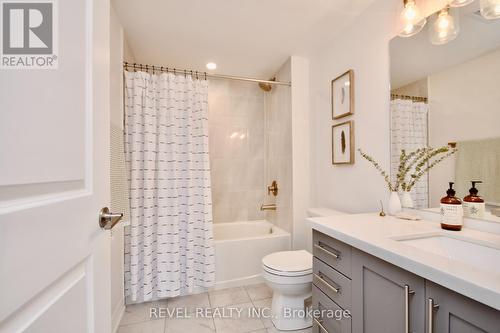 404 - 20 Koda Street, Barrie (Holly), ON - Indoor Photo Showing Bathroom