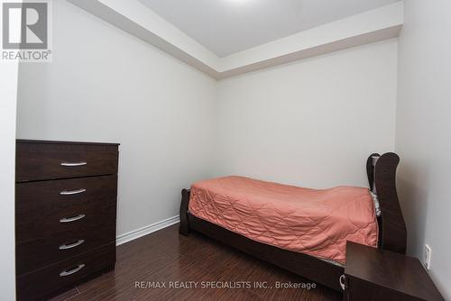 216 - 830 Scollard Court, Mississauga (East Credit), ON - Indoor Photo Showing Bedroom