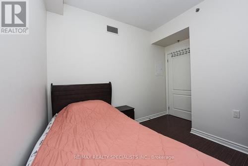 216 - 830 Scollard Court, Mississauga, ON - Indoor Photo Showing Bedroom