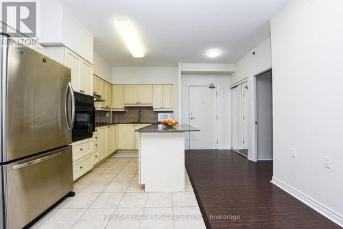 216 - 830 Scollard Court, Mississauga, ON - Indoor Photo Showing Kitchen