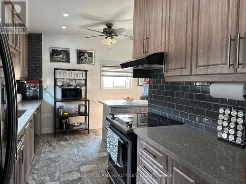 7648 Redstone Road, Mississauga, ON - Indoor Photo Showing Kitchen