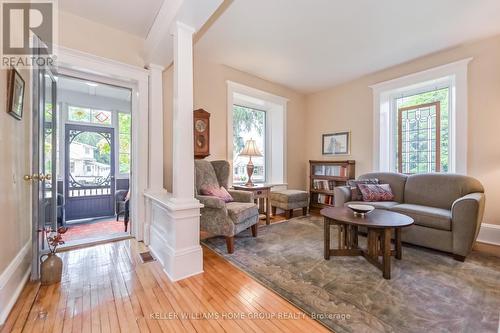 380 Garafraxa Street W, Centre Wellington (Fergus), ON - Indoor Photo Showing Living Room