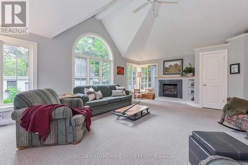 380 Garafraxa Street W, Centre Wellington, ON - Indoor Photo Showing Living Room With Fireplace