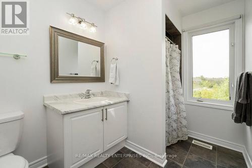 119 - 1035 Victoria Road S, Guelph (Village), ON - Indoor Photo Showing Bathroom