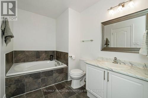 119 - 1035 Victoria Road S, Guelph (Village), ON - Indoor Photo Showing Bathroom