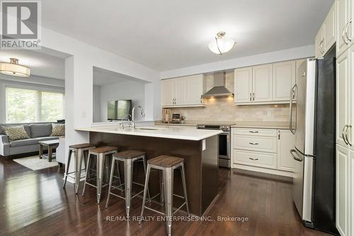 119 - 1035 Victoria Road S, Guelph (Village), ON - Indoor Photo Showing Kitchen With Upgraded Kitchen