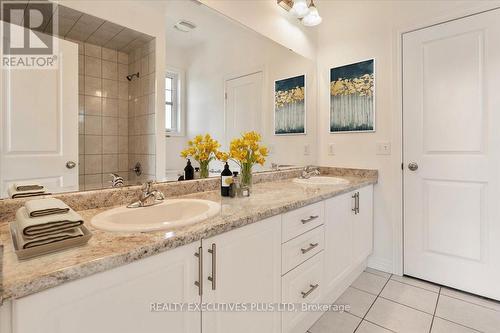 9175 White Oak Avenue, Niagara Falls (Chippawa), ON - Indoor Photo Showing Bathroom