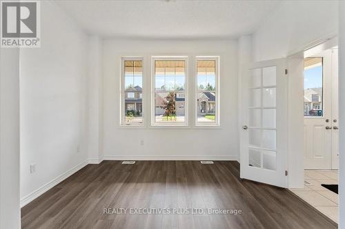 9175 White Oak Avenue, Niagara Falls (Chippawa), ON - Indoor Photo Showing Other Room