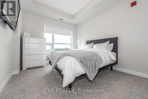 717 - 121 Highway 8 Road, Hamilton (Stoney Creek), ON - Indoor Photo Showing Bedroom