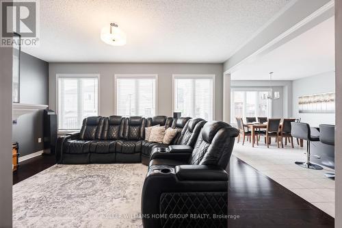 357 Col. Phillips Drive, Shelburne, ON - Indoor Photo Showing Dining Room