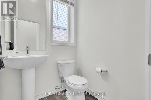 41 Povey Road, Centre Wellington (Fergus), ON - Indoor Photo Showing Bathroom