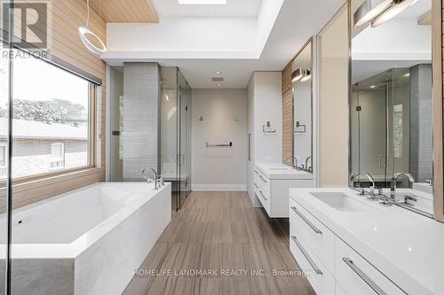 4 Royal Oak Drive, Toronto (Bridle Path-Sunnybrook-York Mills), ON - Indoor Photo Showing Bathroom