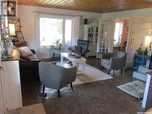 701 Pine Drive, Tobin Lake, SK - Indoor Photo Showing Living Room