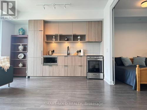 905 - 60 Tannery Road, Toronto (Waterfront Communities), ON - Indoor Photo Showing Kitchen