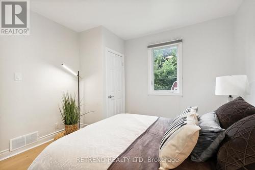 212 Mcintosh Street, Toronto (Birchcliffe-Cliffside), ON - Indoor Photo Showing Bedroom