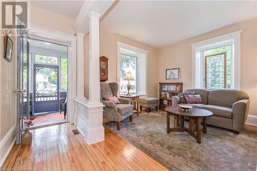 380 Garafraxa Street W, Fergus, ON - Indoor Photo Showing Living Room