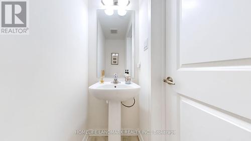 20 Adam Sellers Street, Markham (Cornell), ON - Indoor Photo Showing Bathroom