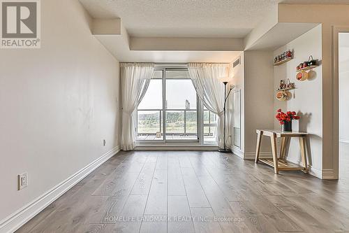 910 - 273 South Park Road, Markham (Commerce Valley), ON - Indoor Photo Showing Other Room